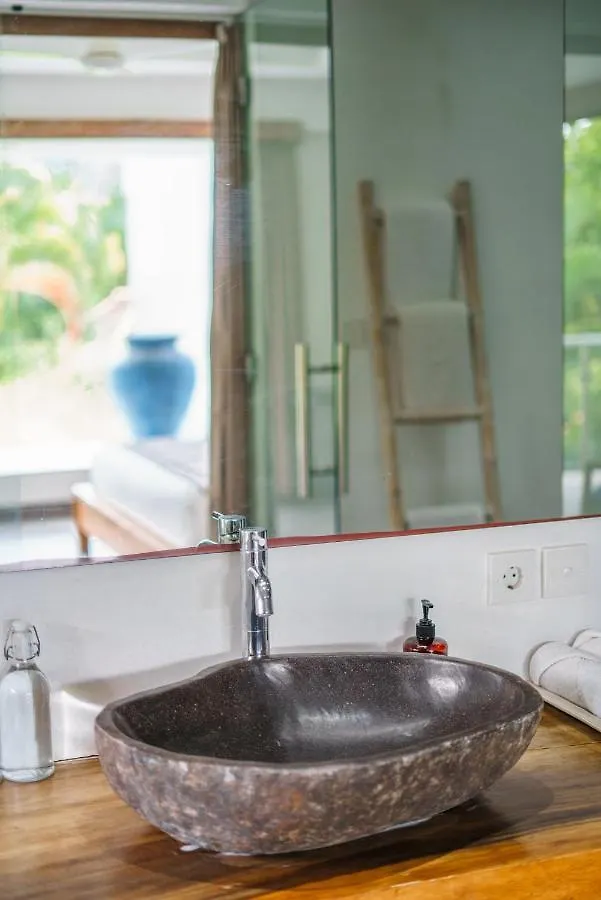 Villa Paloma - Chic Tropical Garden Villa With Outdoor Pool Seminyak Indonesien