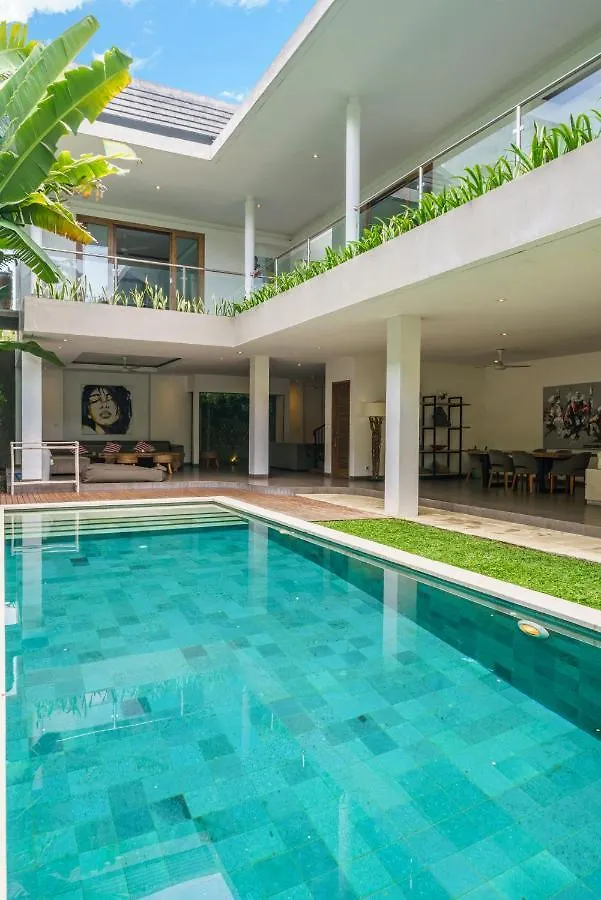 Villa Paloma - Chic Tropical Garden Villa With Outdoor Pool Seminyak