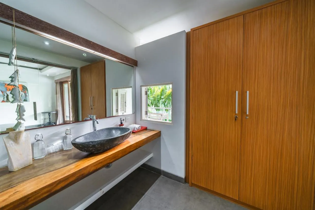 Villa Paloma - Chic Tropical Garden Villa With Outdoor Pool Seminyak