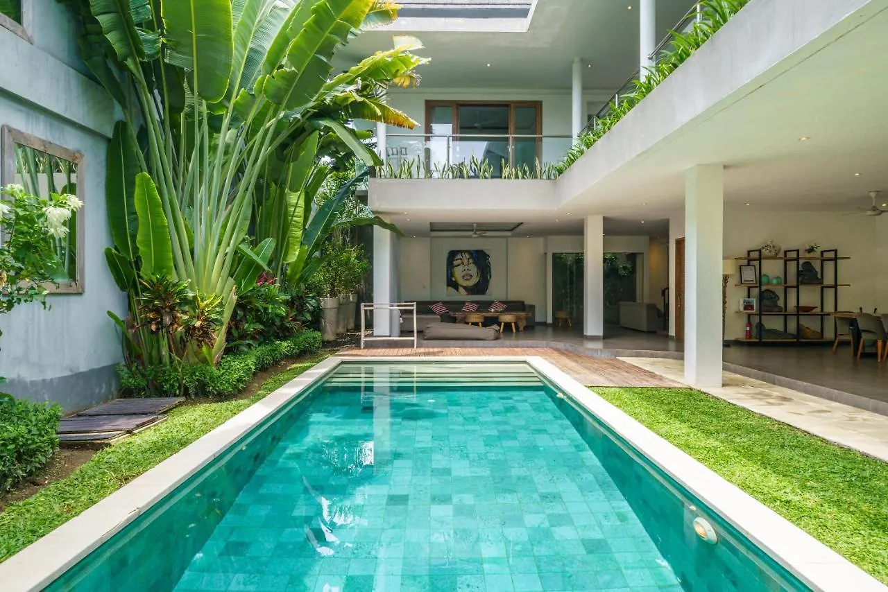 Villa Paloma - Chic Tropical Garden Villa With Outdoor Pool Seminyak