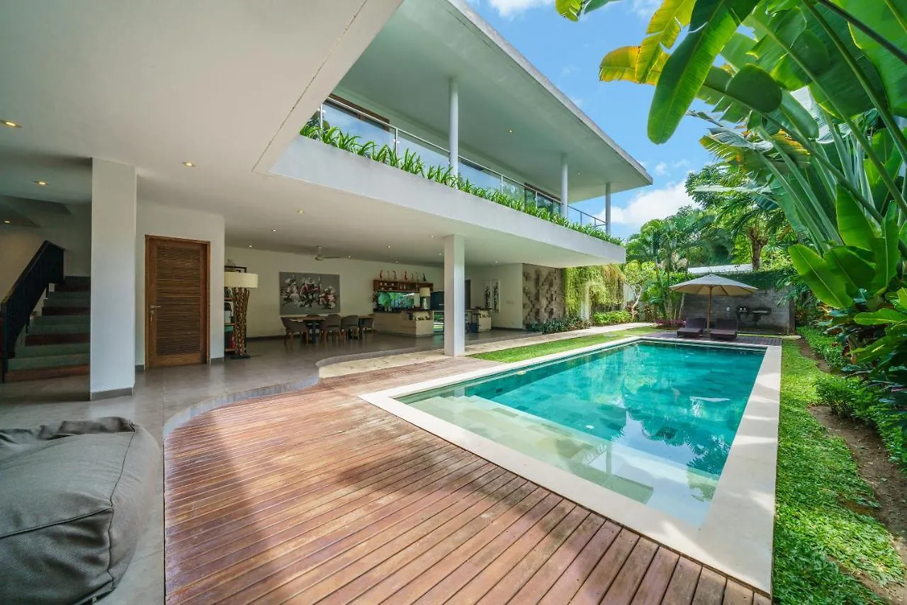 Villa Paloma - Chic Tropical Garden Villa With Outdoor Pool Seminyak
