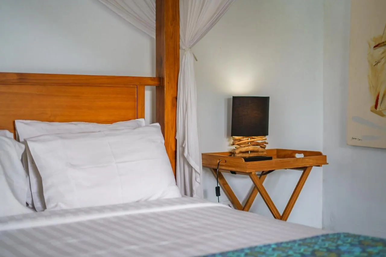 Villa Paloma - Chic Tropical Garden Villa With Outdoor Pool Seminyak